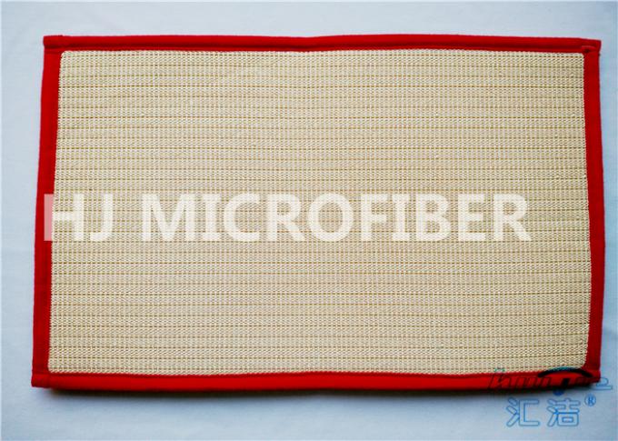 Красная пушистая Eco-Содружественная циновка Microfiber сильно absorbent с нутряной пеной